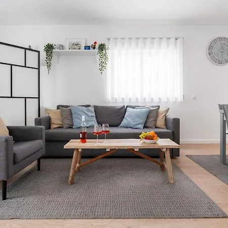Apartment Sunflower - A 3 Min A Pe Da